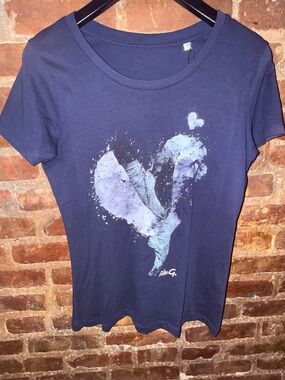 Navy Scoop Neck Pointe Dance Graphic Tee with Heart Motif